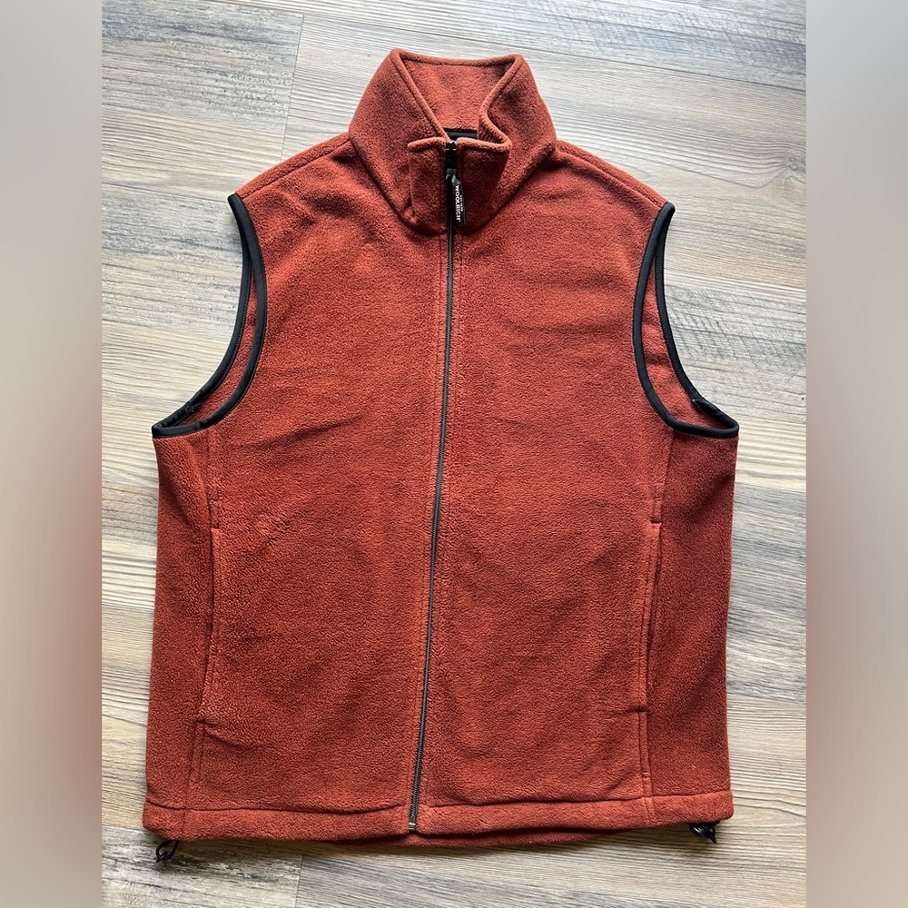 Vintage Woolrich Men's Fleece Vest - Clay/Brick/Orange Zip-Up Outdoor Jacket - M